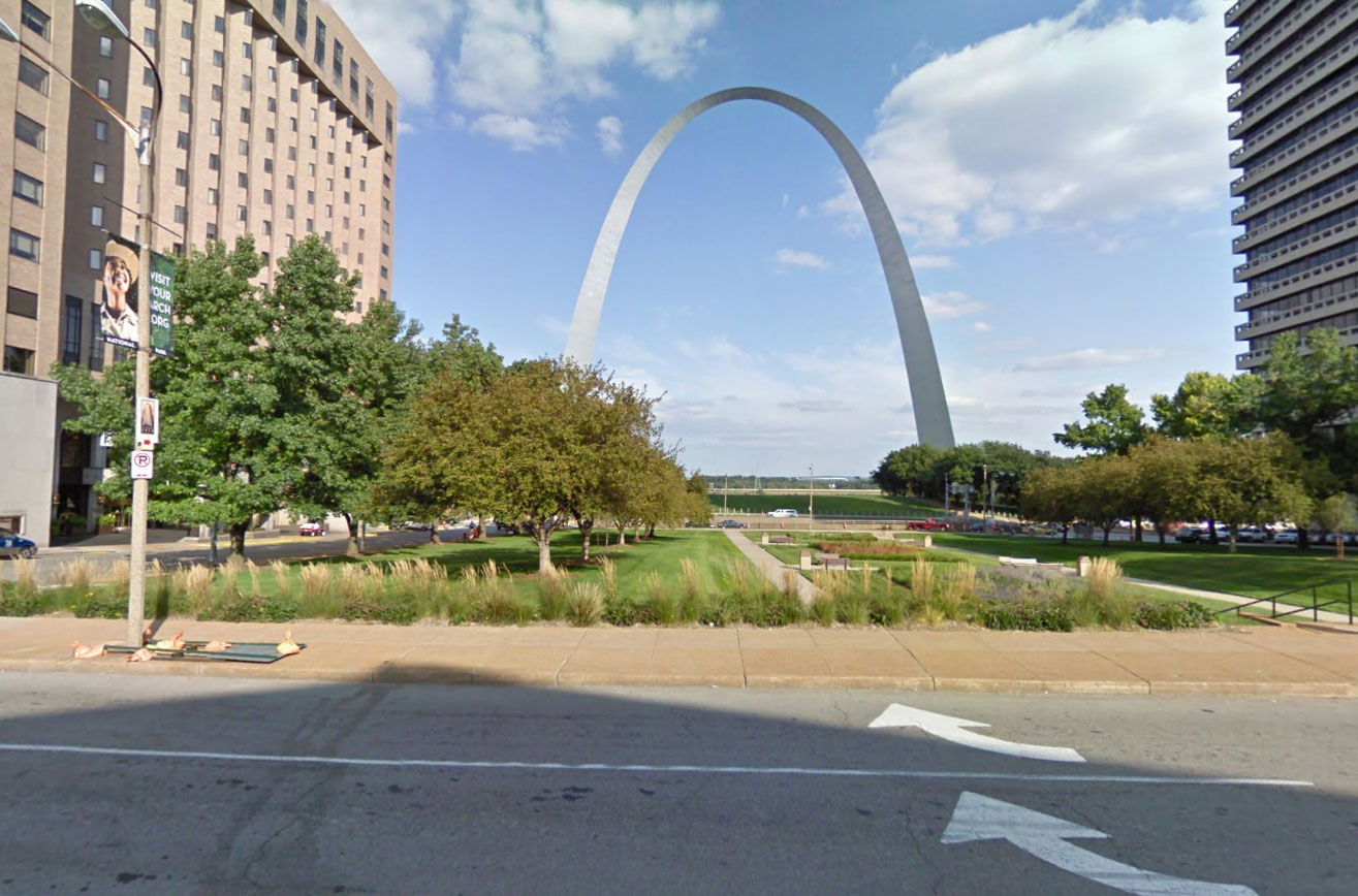 screen--shots: North 4th Street, Saint Louis, Missouri, United States